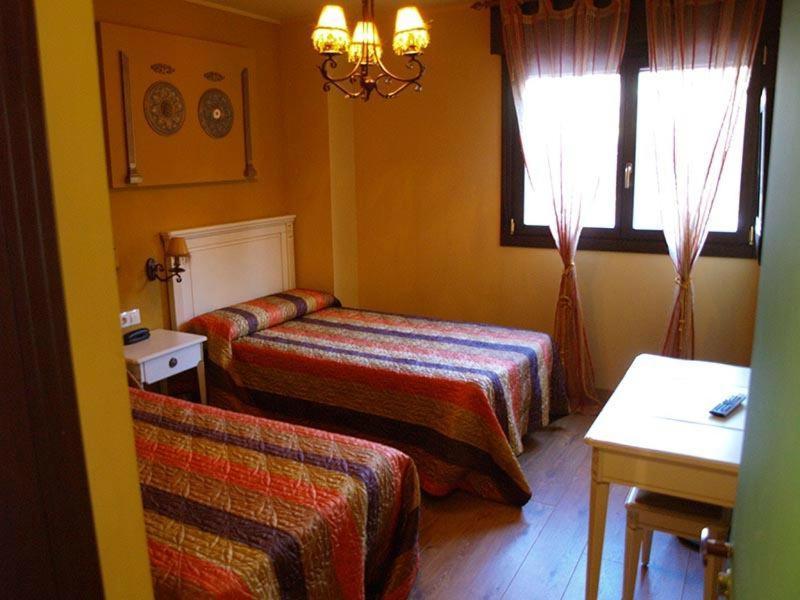 Hotel Plaza Teverga La Plaza Εξωτερικό φωτογραφία